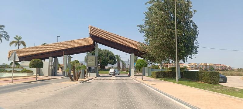 Hacienda del Alamo, Entrada
