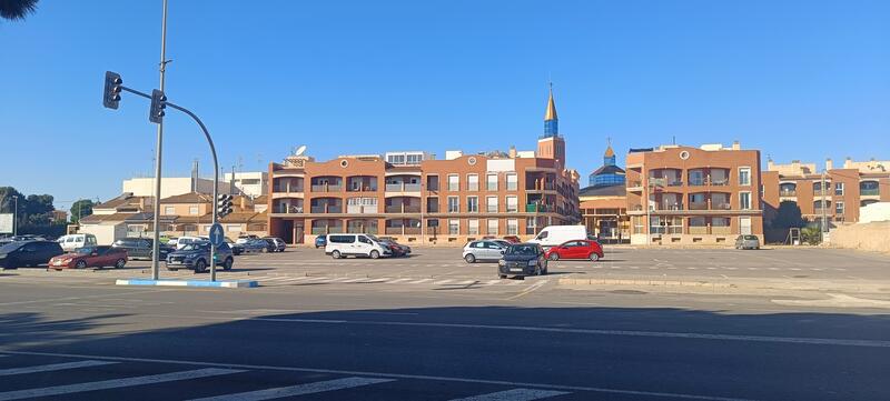 Traffic Lights at Calle Alcalde Jose M Tarraga junction, San Pedro del Pinatar Traffic Lights at Calle Alcalde Jose M Tarraga junction, San Pedro del Pinatar