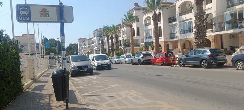 Bus Stop, Villamartin Plaza