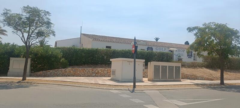 Hacienda Riquelme Golf, roundabout by comercial centre