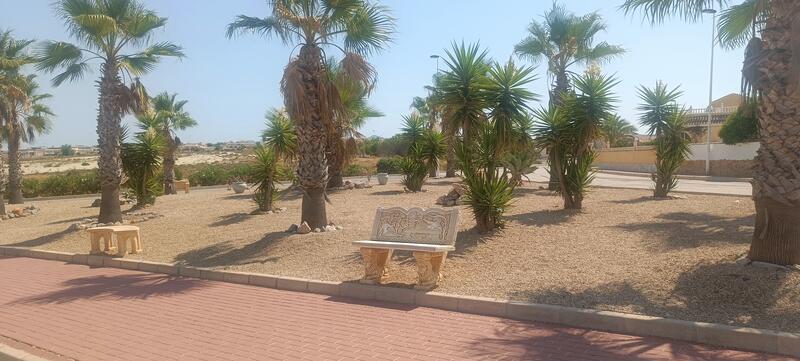 Camposol D, triangle on Avenida Los Covachos